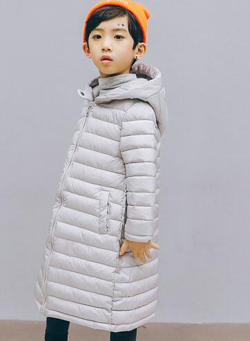 Enfants doudoune, à la mode couleur unie à manches longues à capuche vers le bas manteau hiver hauts pour les enfants