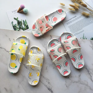2020 New Sandals Girls Slippers Cute Fashion Foreign Trade Word Drag Peach Slippers Wear Thick Bottom Non-slip PVC Slippers Kids