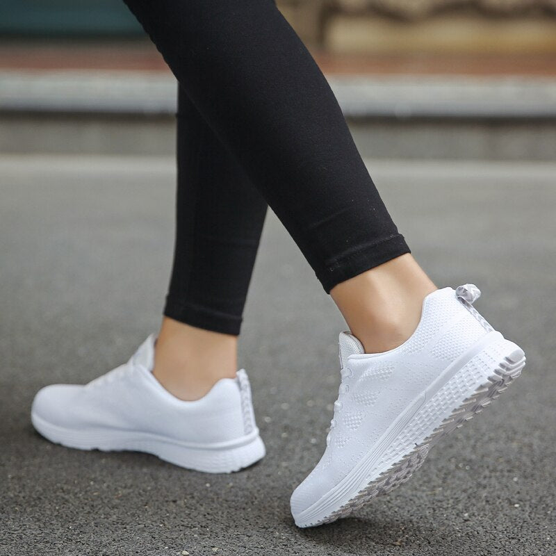 Tenis Feminino Fashion Lace-Up White Sport Shoes For Women Sneakers Light Round Cross Straps Flat Tennis Woman Shoes Outdoor Gym