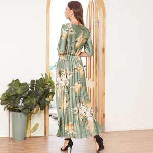 New Summer Women's Fashion Fresh Printed Pleated Loose Elastic Waist Beach Resort Ladies Style Dress
