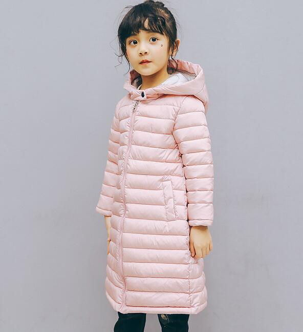 Enfants doudoune, à la mode couleur unie à manches longues à capuche vers le bas manteau hiver hauts pour les enfants