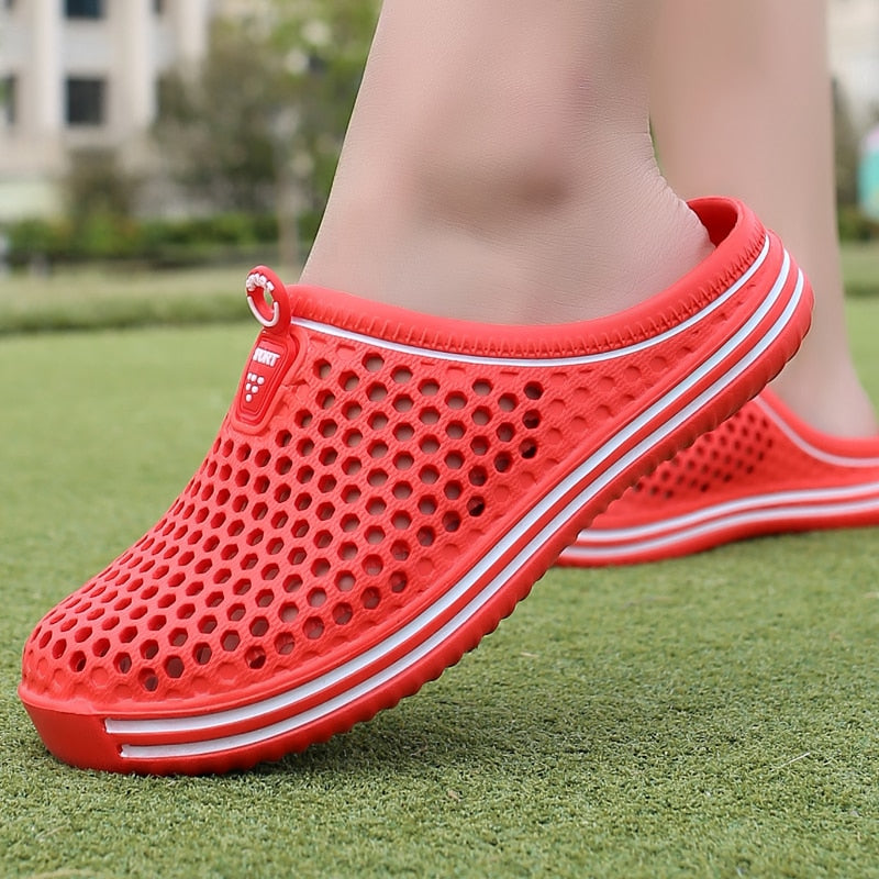 POLALI 2020 New Arrival Men's Clogs Summer Shoes Men Slippers Breathable Non-slip Mules Male Garden Shoes Casual Beach Sandals