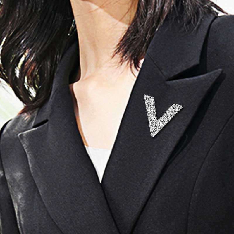Fashion Temperament V Letter Brooches Full Rhinestone Upscale Lady Pin Party Dress Woman Brooch