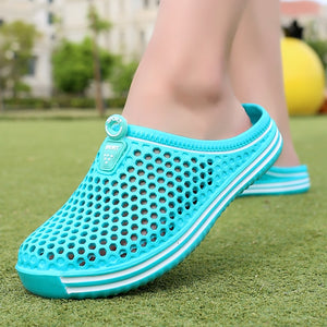 POLALI 2020 New Arrival Men's Clogs Summer Shoes Men Slippers Breathable Non-slip Mules Male Garden Shoes Casual Beach Sandals