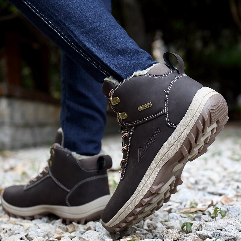 Outdoor Fashion Leather Men Boots Comfortable Men Shoes Waterproof Ankle Boots Short Plush Winter Warm Work Shoes Big Size 39~48