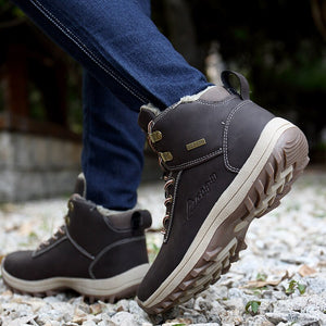 Outdoor Fashion Leather Men Boots Comfortable Men Shoes Waterproof Ankle Boots Short Plush Winter Warm Work Shoes Big Size 39~48