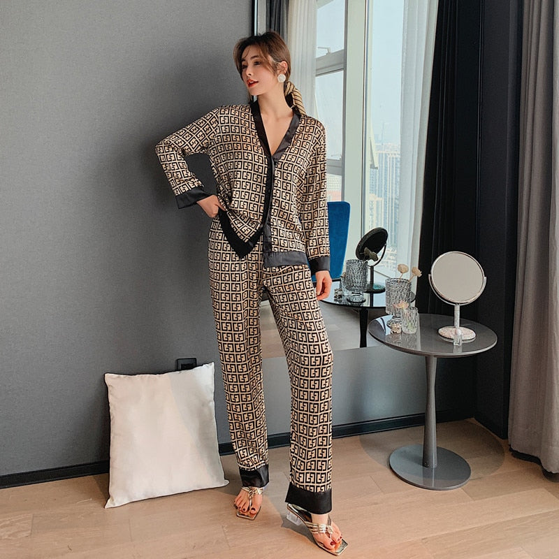 2021 Spring Women's Pajamas Set New Luxury Style Fashion Cross Letter Print Sleepwear Silk Like Leisure Home Clothes Nightwear