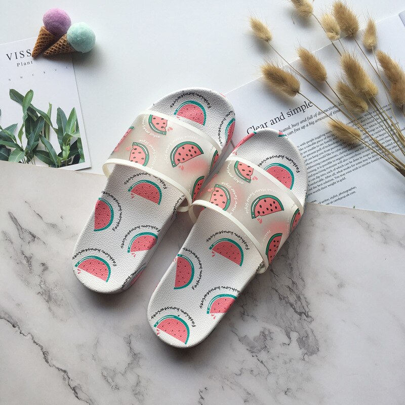 2020 New Sandals Girls Slippers Cute Fashion Foreign Trade Word Drag Peach Slippers Wear Thick Bottom Non-slip PVC Slippers Kids