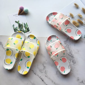 2020 New Sandals Girls Slippers Cute Fashion Foreign Trade Word Drag Peach Slippers Wear Thick Bottom Non-slip PVC Slippers Kids