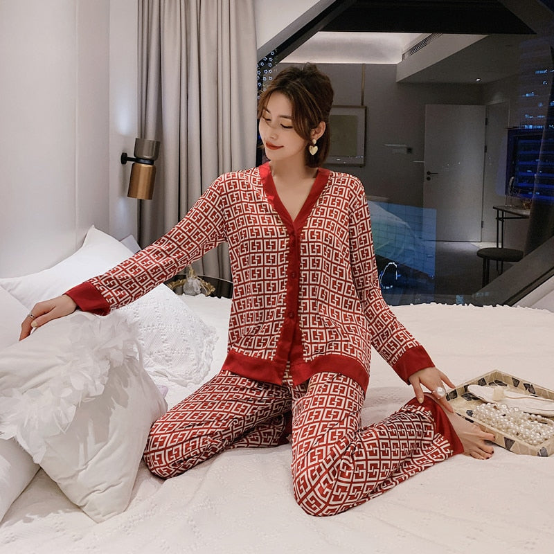 2021 Spring Women's Pajamas Set New Luxury Style Fashion Cross Letter Print Sleepwear Silk Like Leisure Home Clothes Nightwear