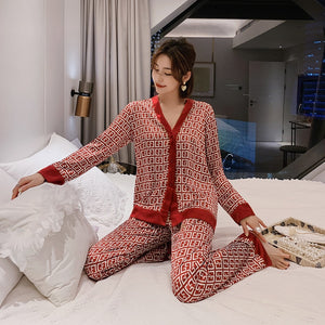 2021 Spring Women's Pajamas Set New Luxury Style Fashion Cross Letter Print Sleepwear Silk Like Leisure Home Clothes Nightwear