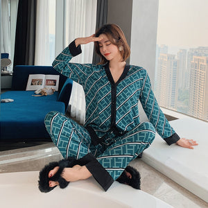 2021 Spring Women's Pajamas Set New Luxury Style Fashion Cross Letter Print Sleepwear Silk Like Leisure Home Clothes Nightwear