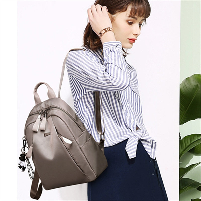 New Fashion COOL Bear Women Backpack Hight Quality Casual Oxford Backpacks Female Larger Capacity Backpack Travel Bag for Women